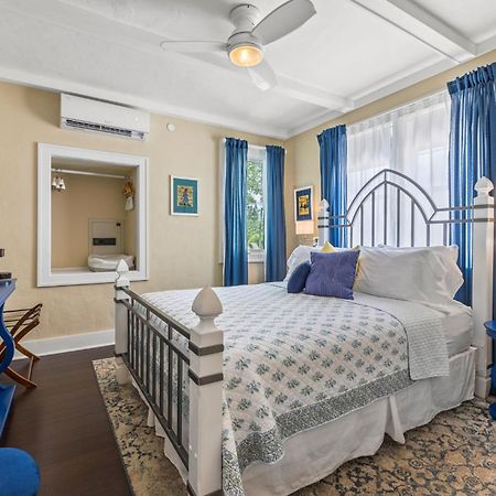 The Kenwood Gables Bed & Breakfast St. Petersburg Luaran gambar