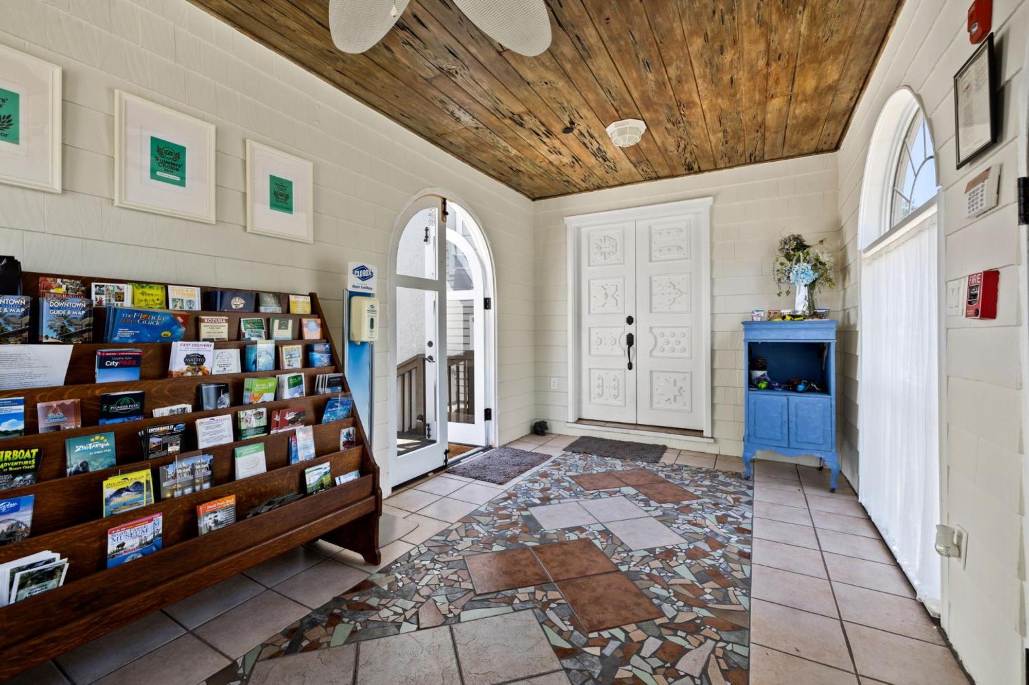 The Kenwood Gables Bed & Breakfast St. Petersburg Luaran gambar