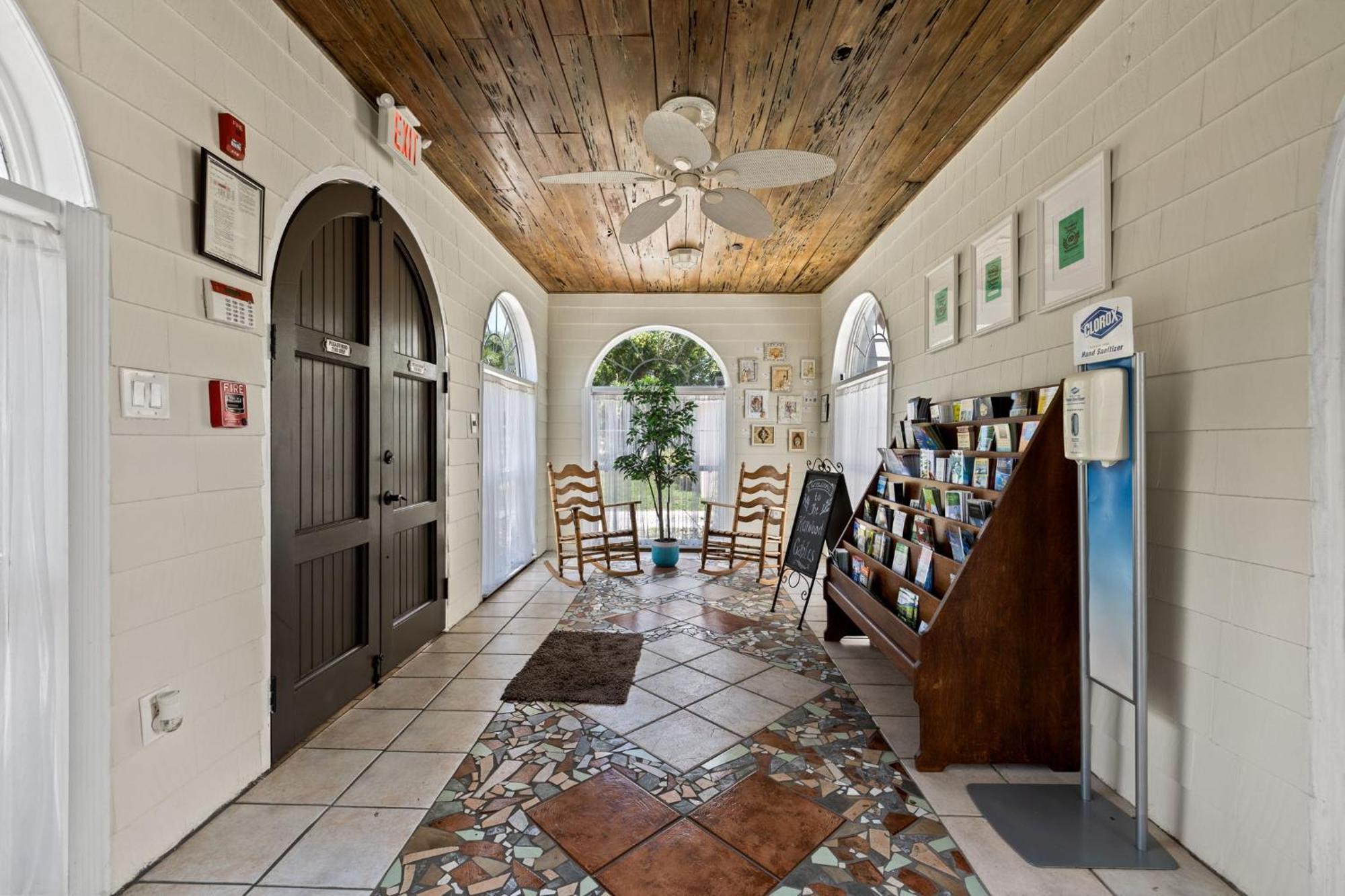 The Kenwood Gables Bed & Breakfast St. Petersburg Luaran gambar