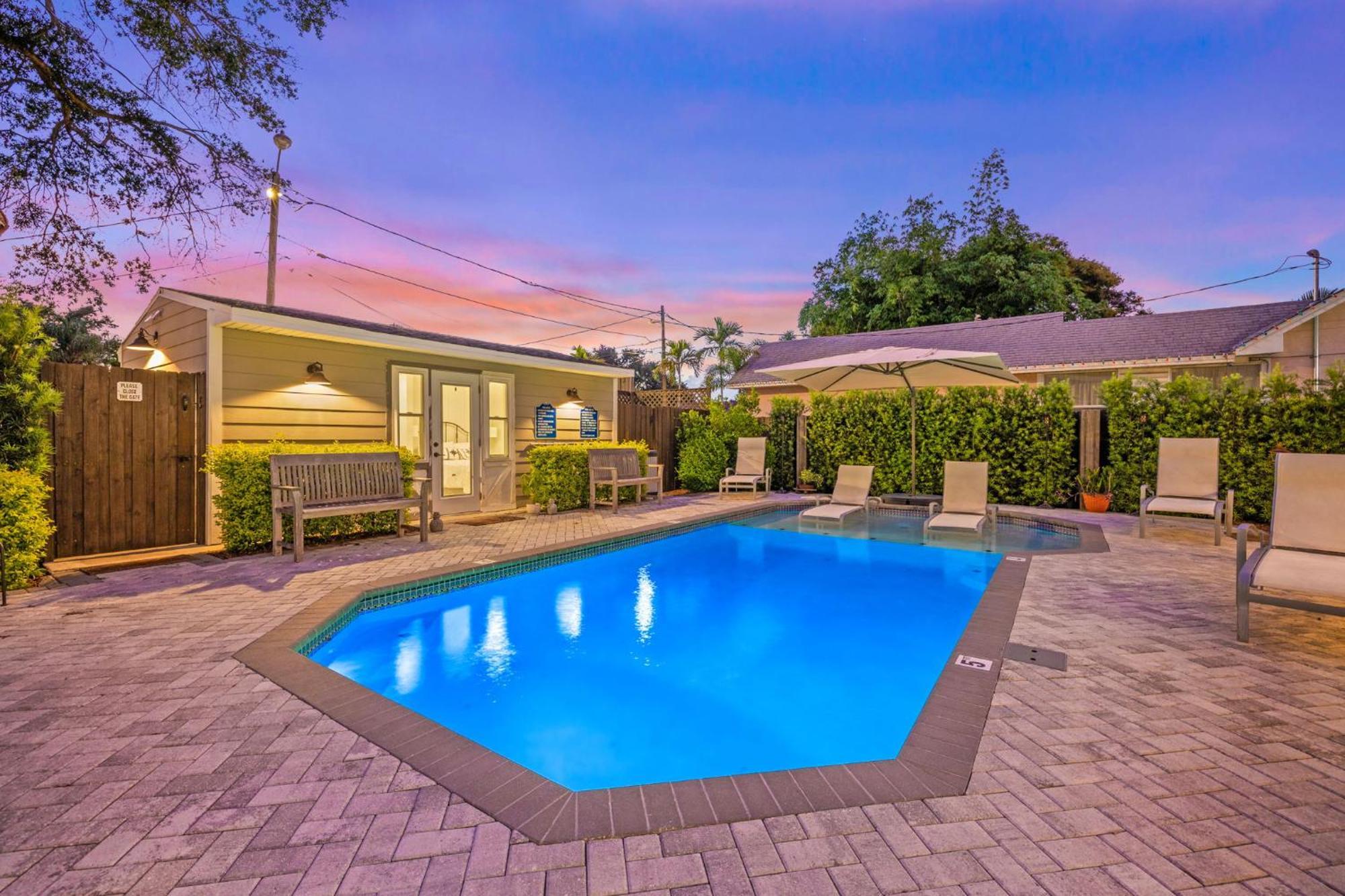 The Kenwood Gables Bed & Breakfast St. Petersburg Luaran gambar