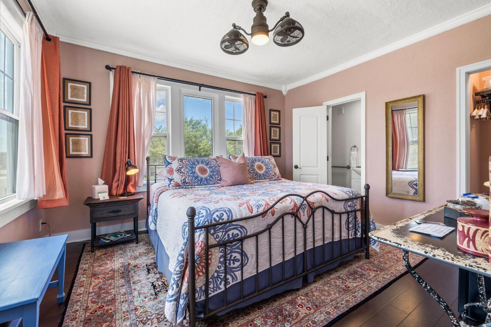 The Kenwood Gables Bed & Breakfast St. Petersburg Luaran gambar